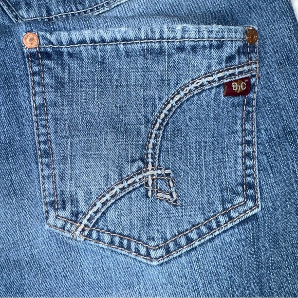 BOOTHEEL Women’s Denim Shorts Size 6 Blue  99% cotton Knee Length Mid Rise Faded - Picture 4 of 10